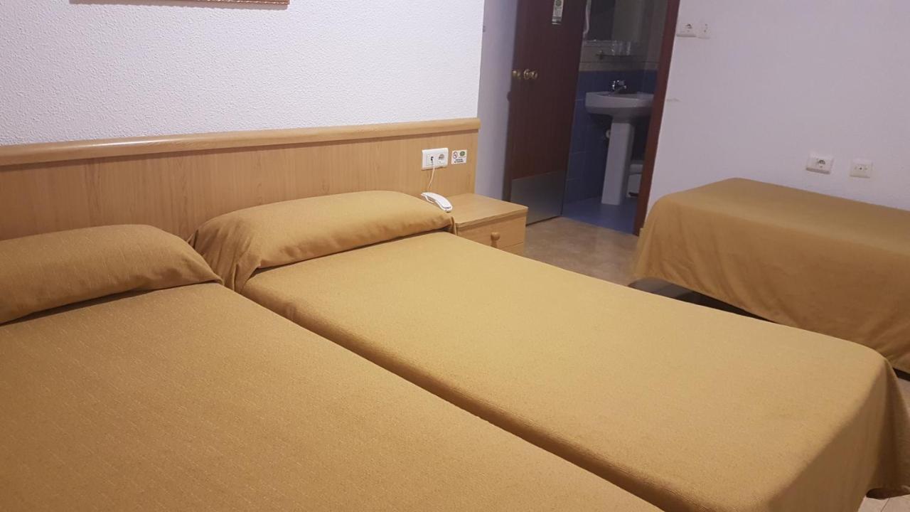 Guest house Hostal El Altet 2*